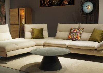 Salon d&rsquo;angle modèle d&rsquo;exposition